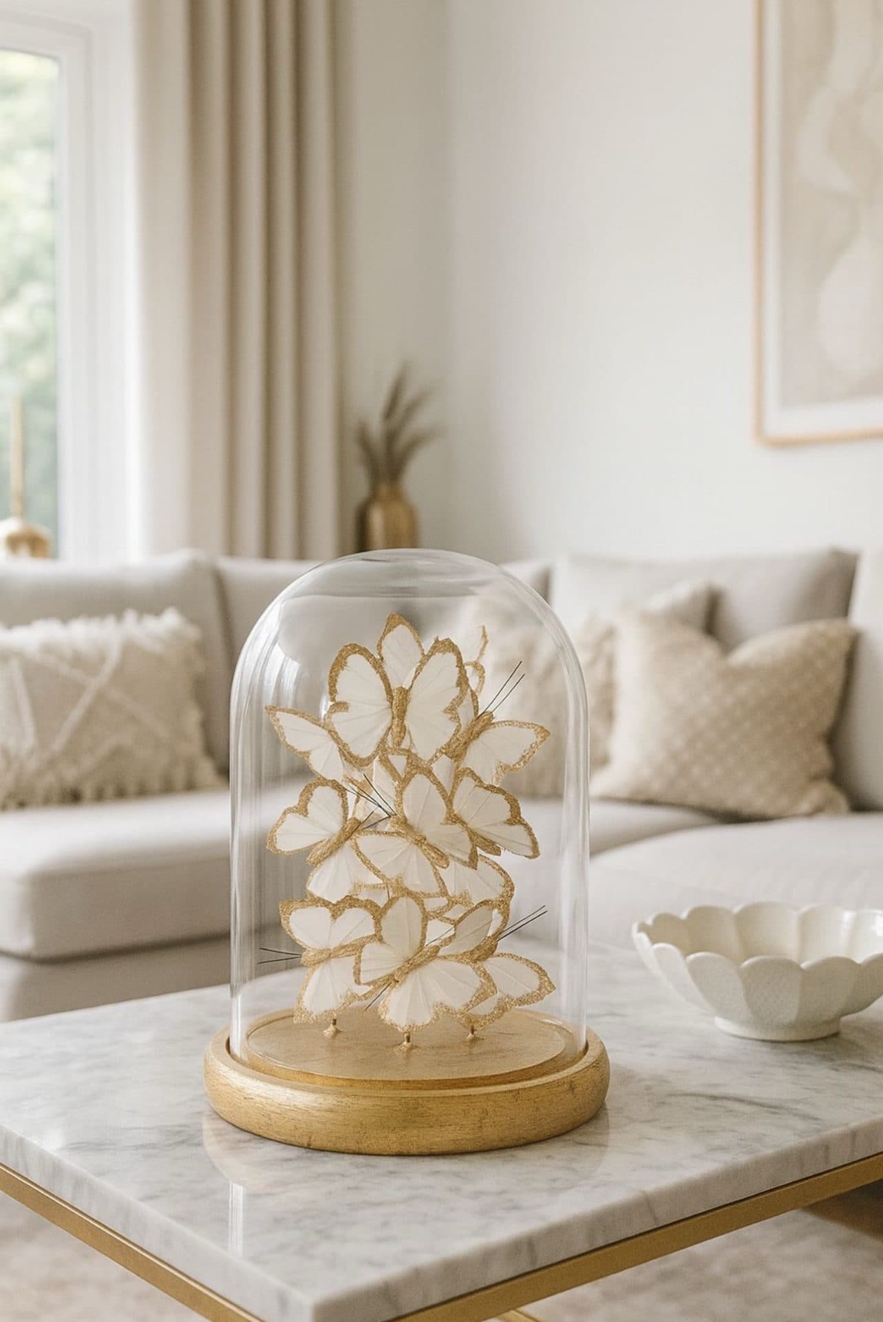 Stolp met vlinders wit en goud - glazen stolp 22,5x30 cm