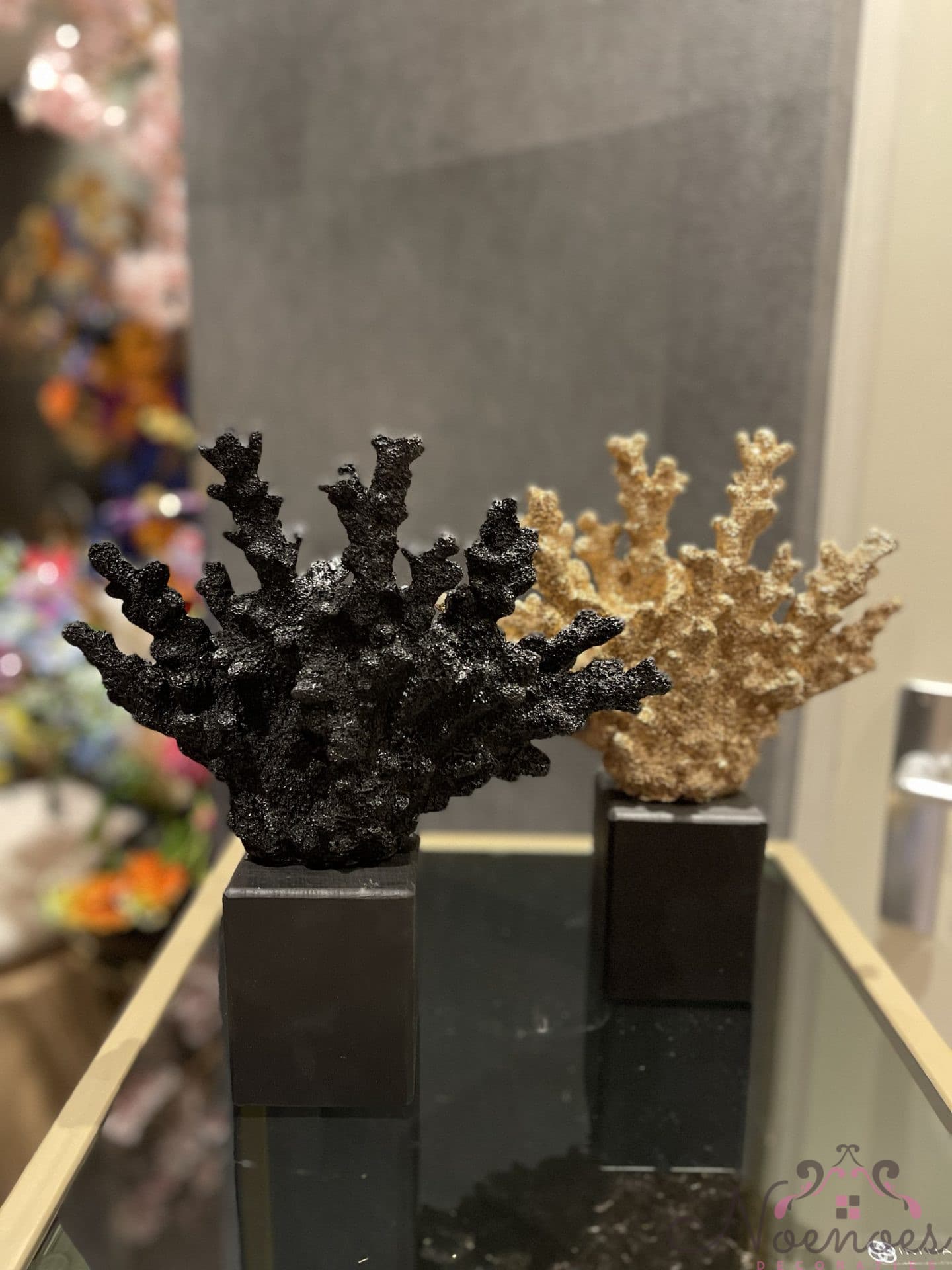 Koraal ornament op voet zwart of goud 26,5x29 cm