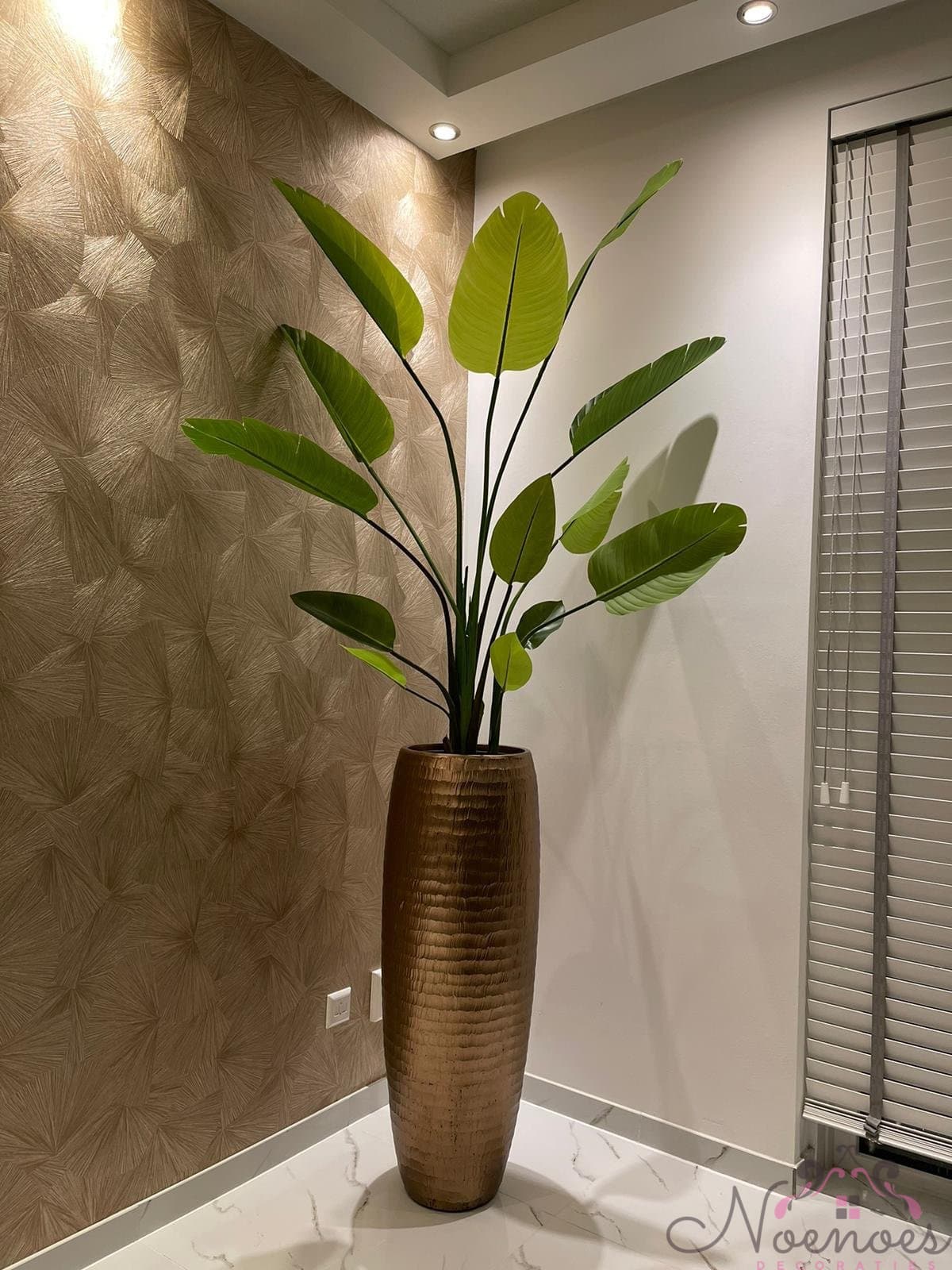 Vaas gold met Strelitzia Nicolai kunstplant, 35 cm dia, 215 cm hoog