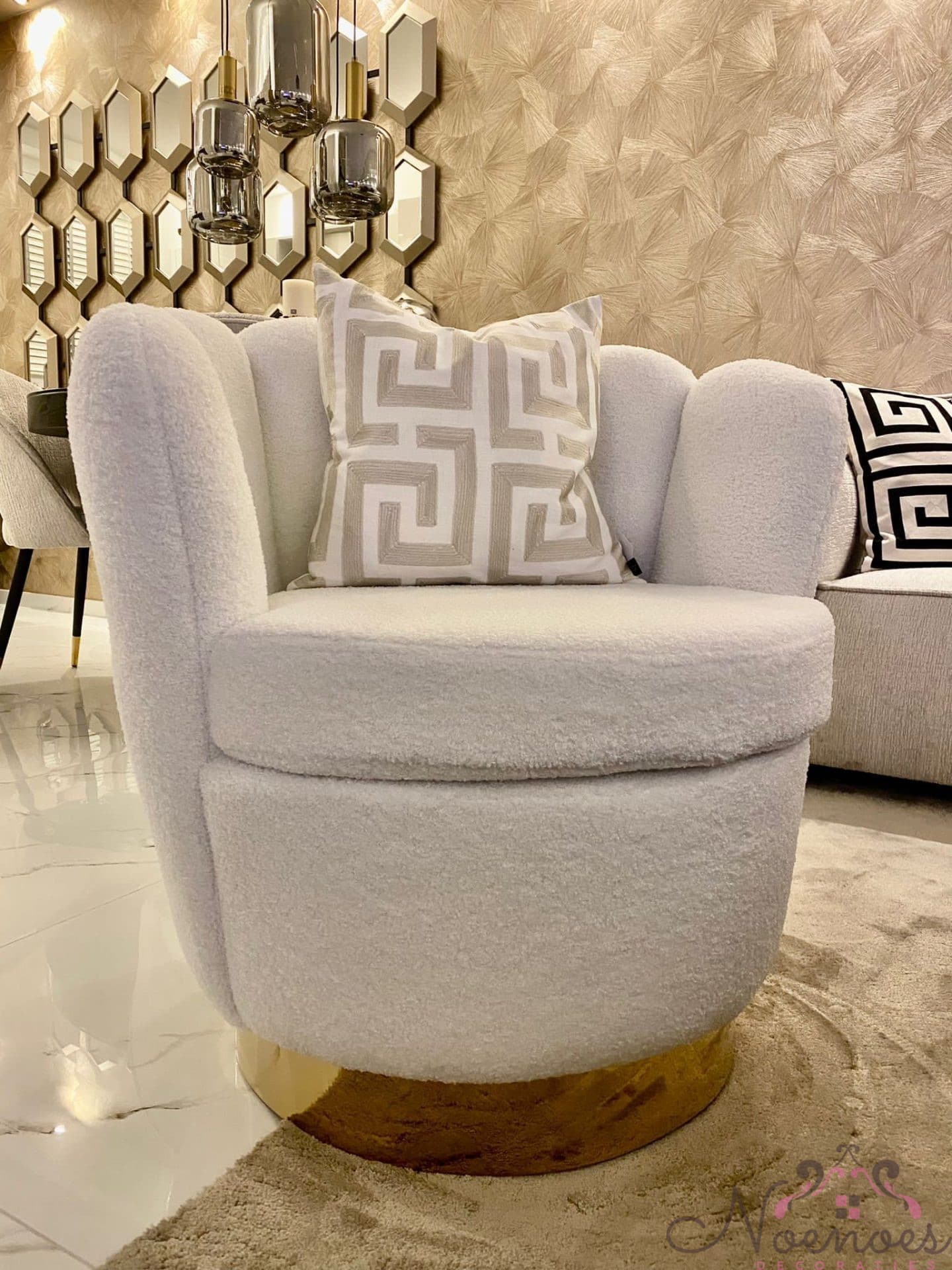 Teddy fauteuil wit bouclé met gouden onderstel