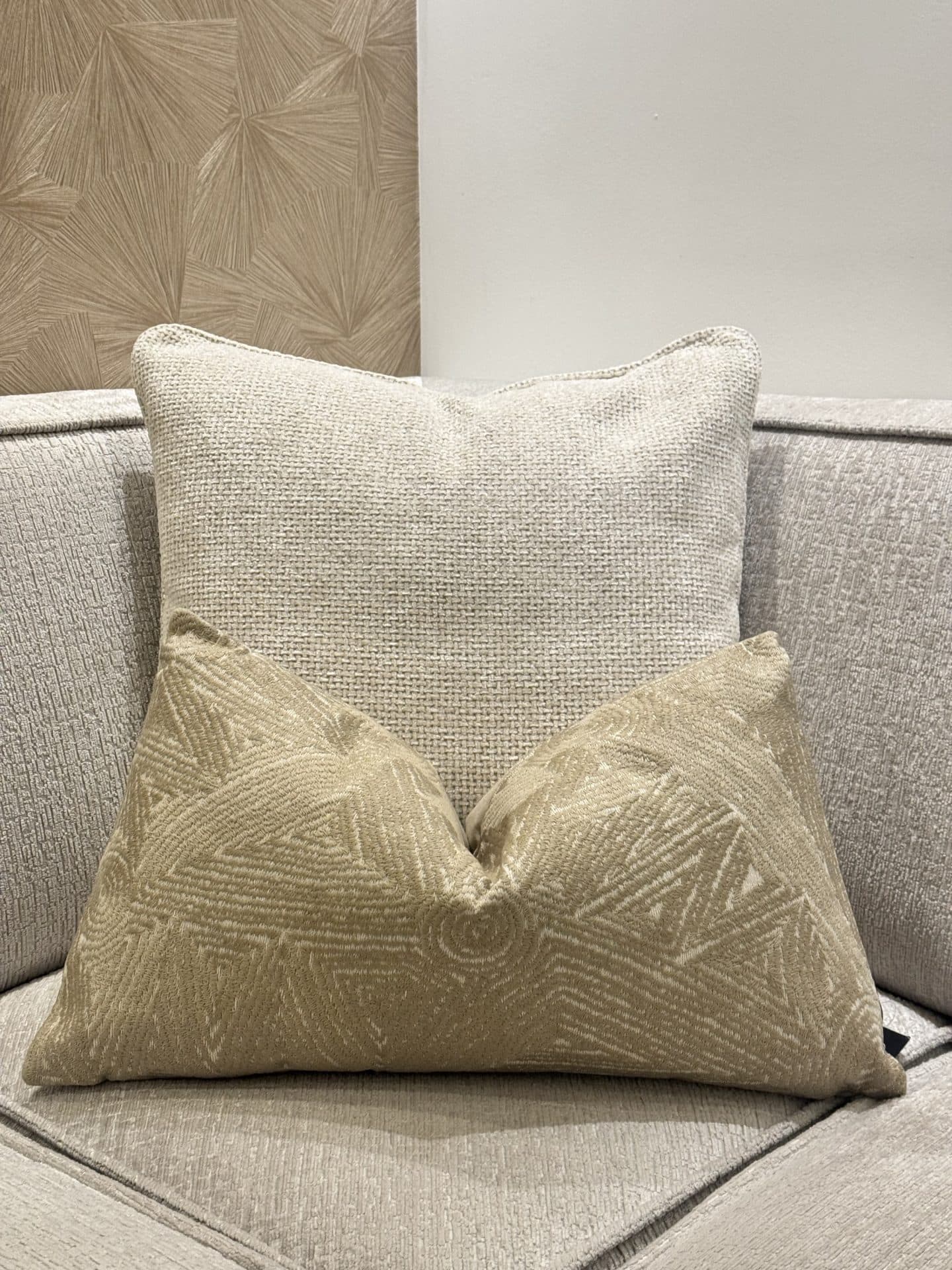 Sierkussen beige taupe met geometrisch patroon 60x35 cm